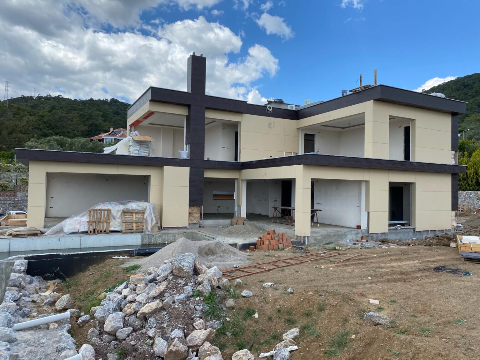 WhatsApp Image 2024-05-06 at 14.02.48 (1)