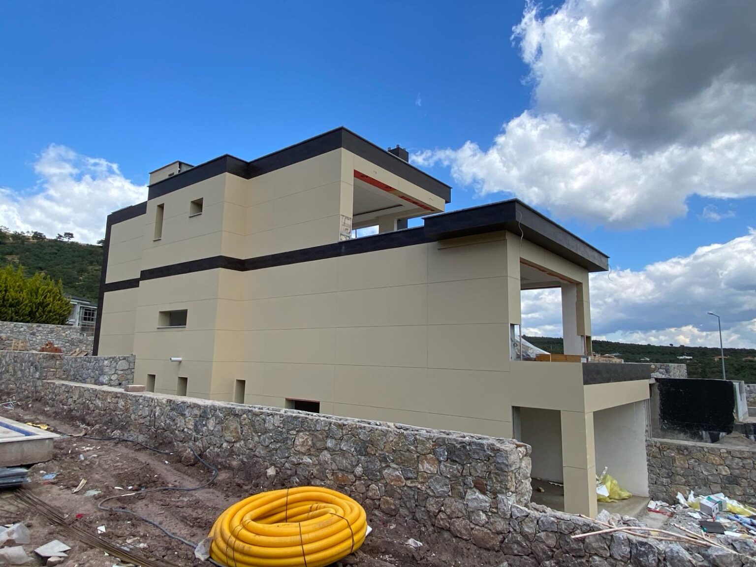 WhatsApp Image 2024-05-06 at 14.02.50 (2)